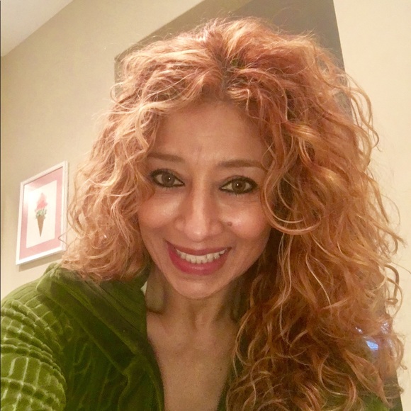 Meet your Posher, Mayra - Picture 1 of 1